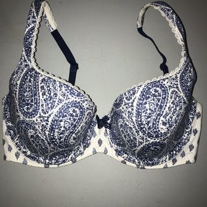 Blue and White Paisley VS Bra size 32DD
